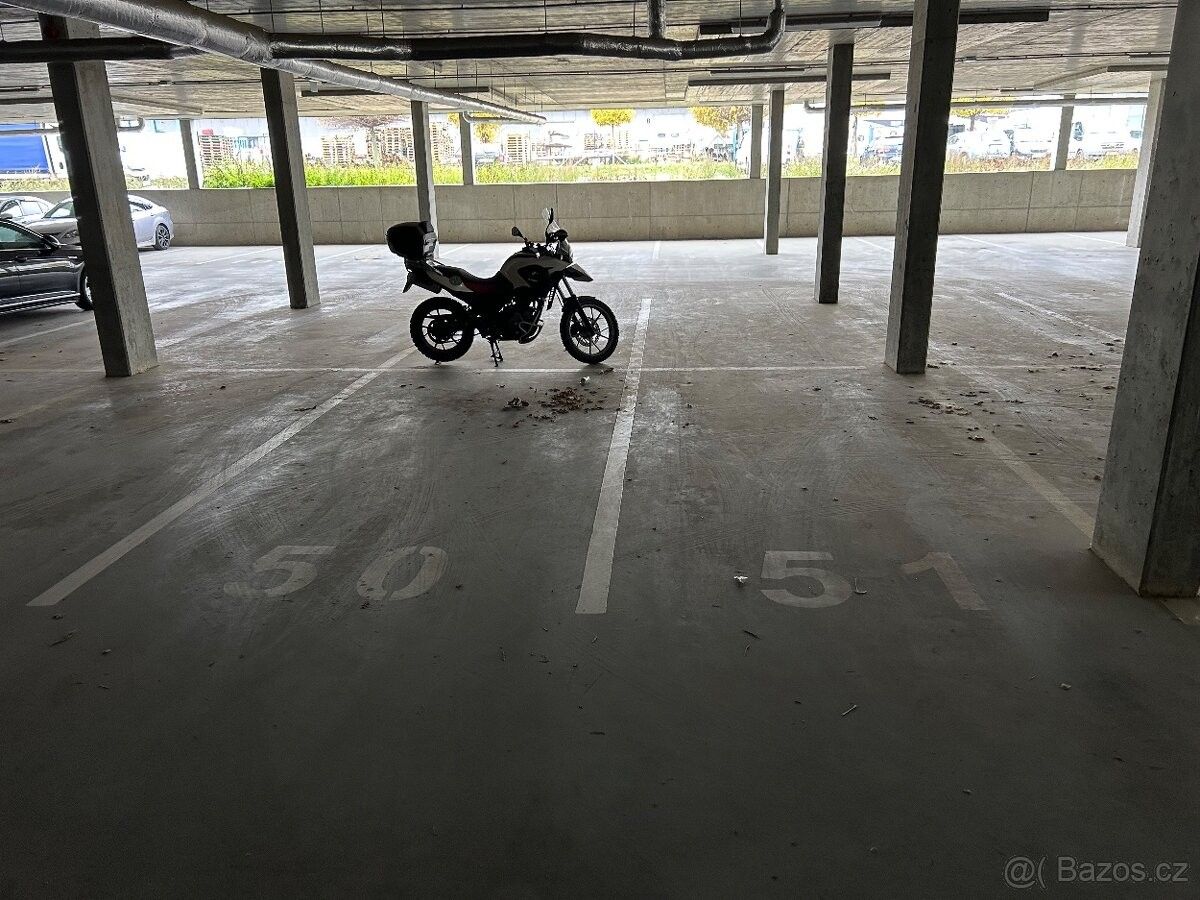 Garáže, Brno, 619 00