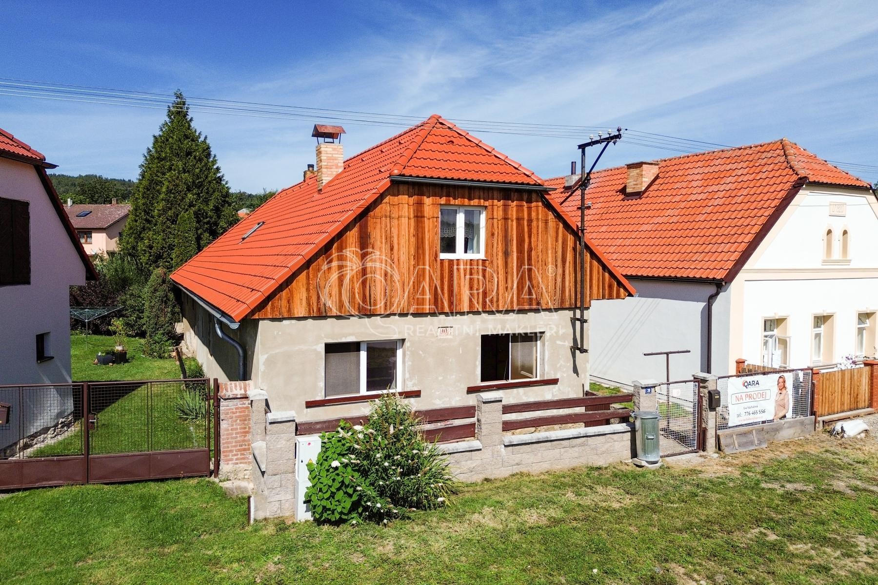 Prodej rodinný dům - Chlumany, 200 m² - 1