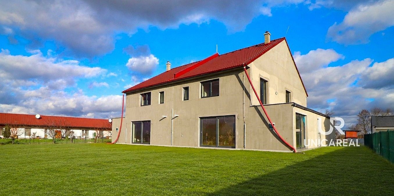 Rodinné domy, Medlov, okres Brno-venkov, Jihomoravský kraj, 222 m² - 1