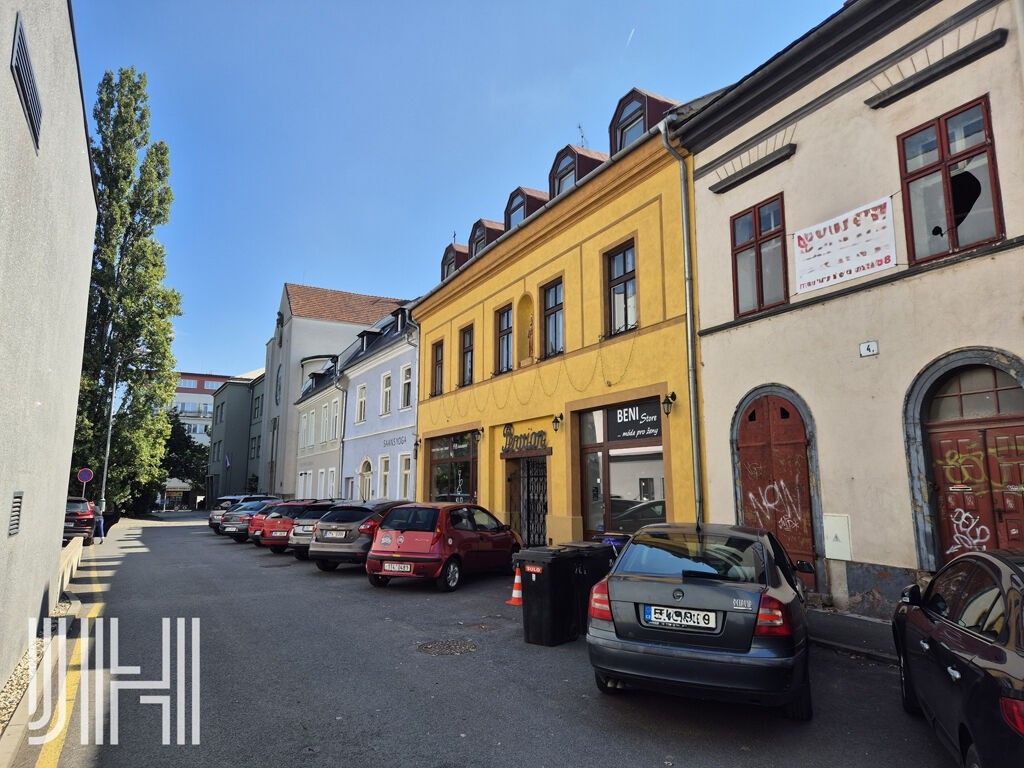 Pronájem činžovní dům - nám. Svat. Čecha, Prostějov, 25 m²