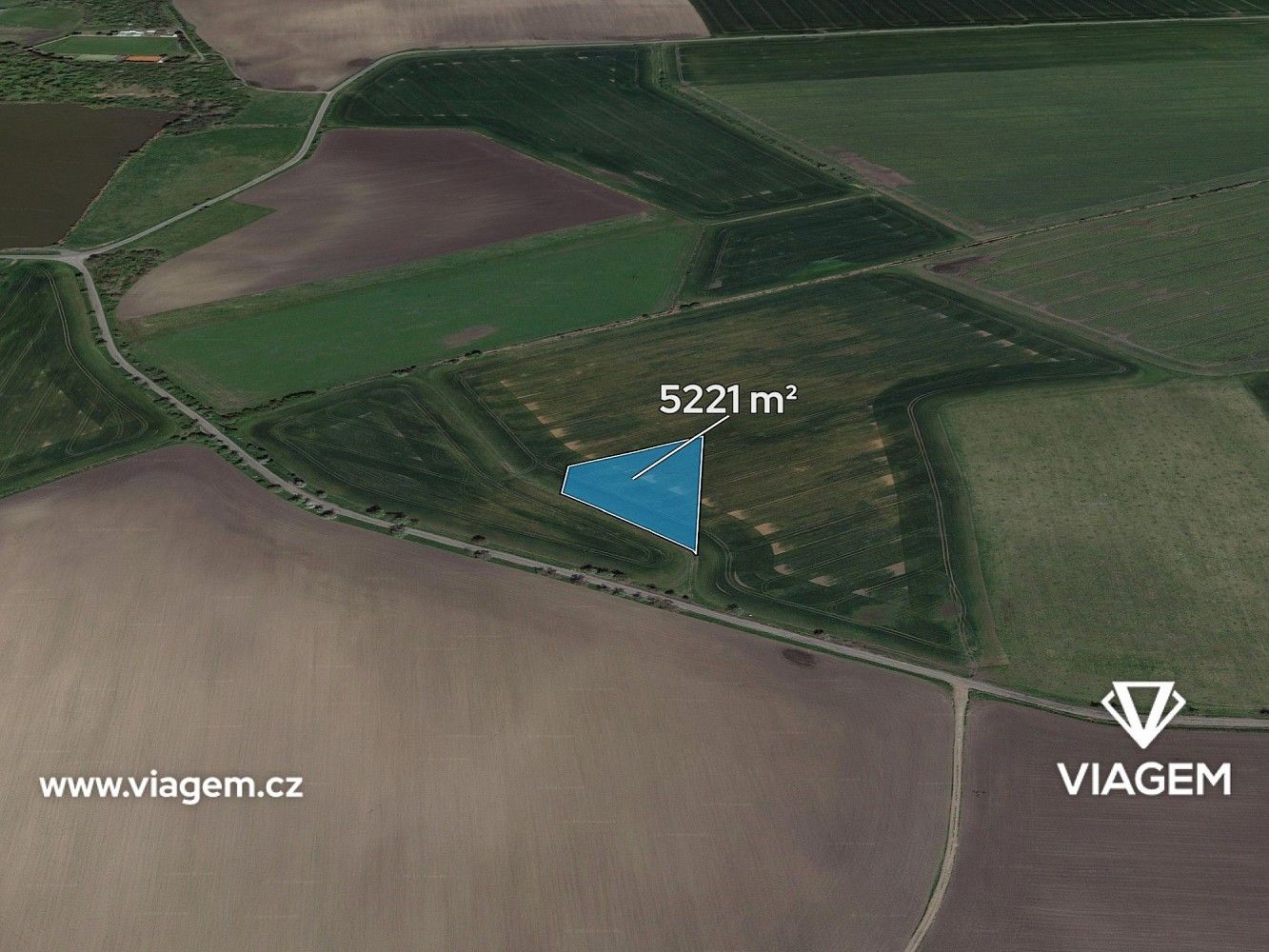 Zemědělský pozemek, 1 305 m²