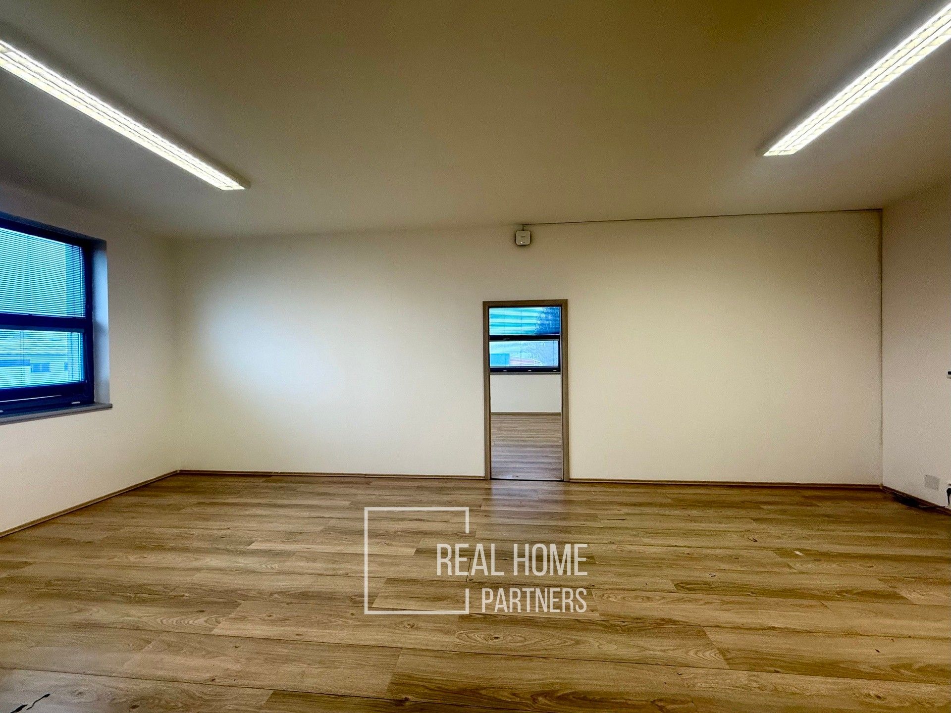 Pronájem kancelář - K terminálu, Brno, 160 m²