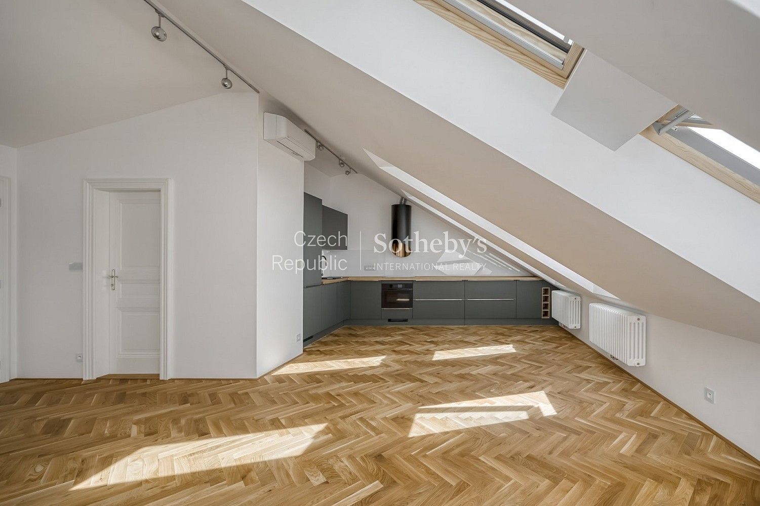 3+kk, Na Petynce, Praha 6 - Střešovice, 100 m² - 2