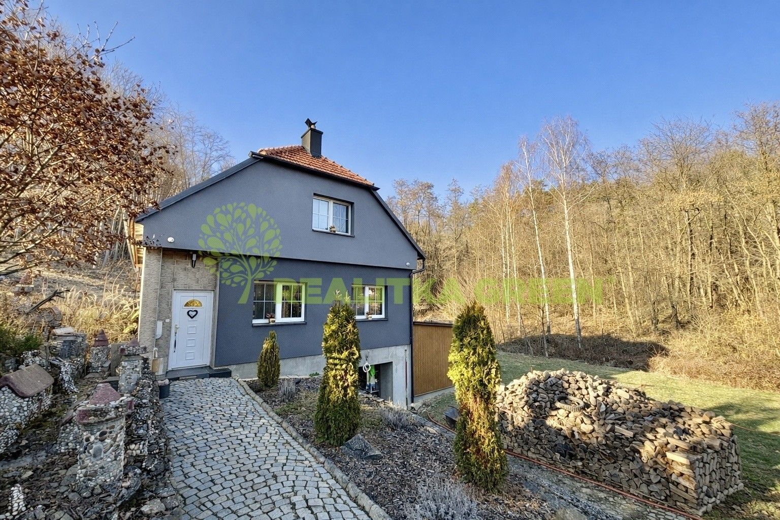 2+1, Provodov, 45 m²