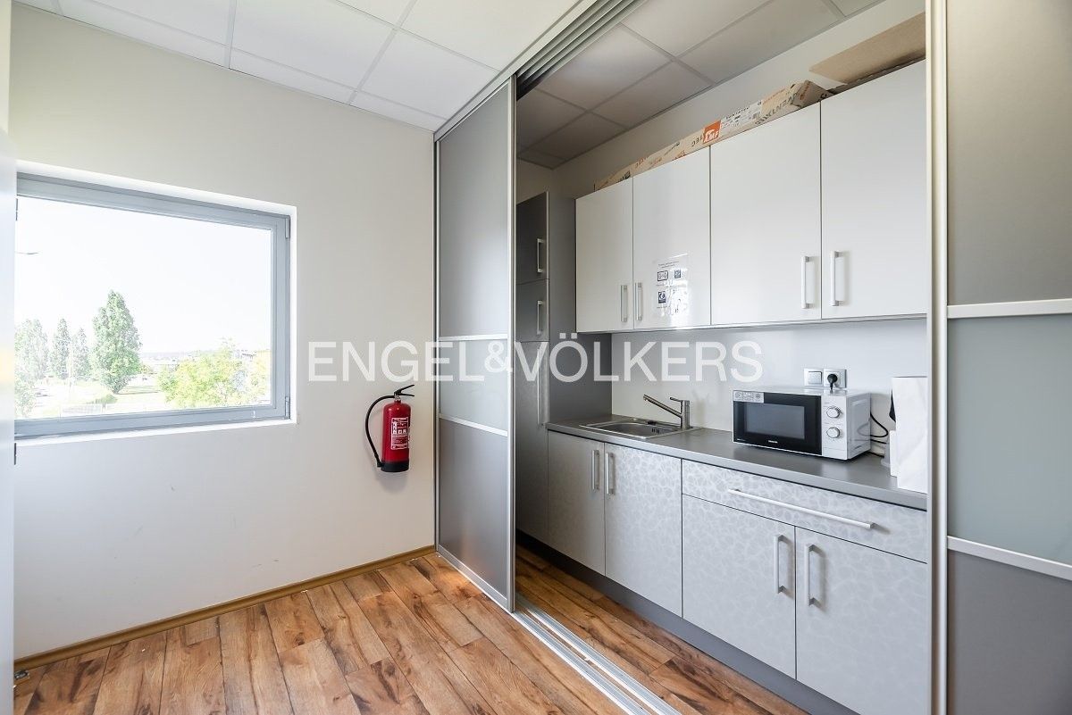 Pronájem obchodní prostory - Průhonická, Čestlice, 397 m²