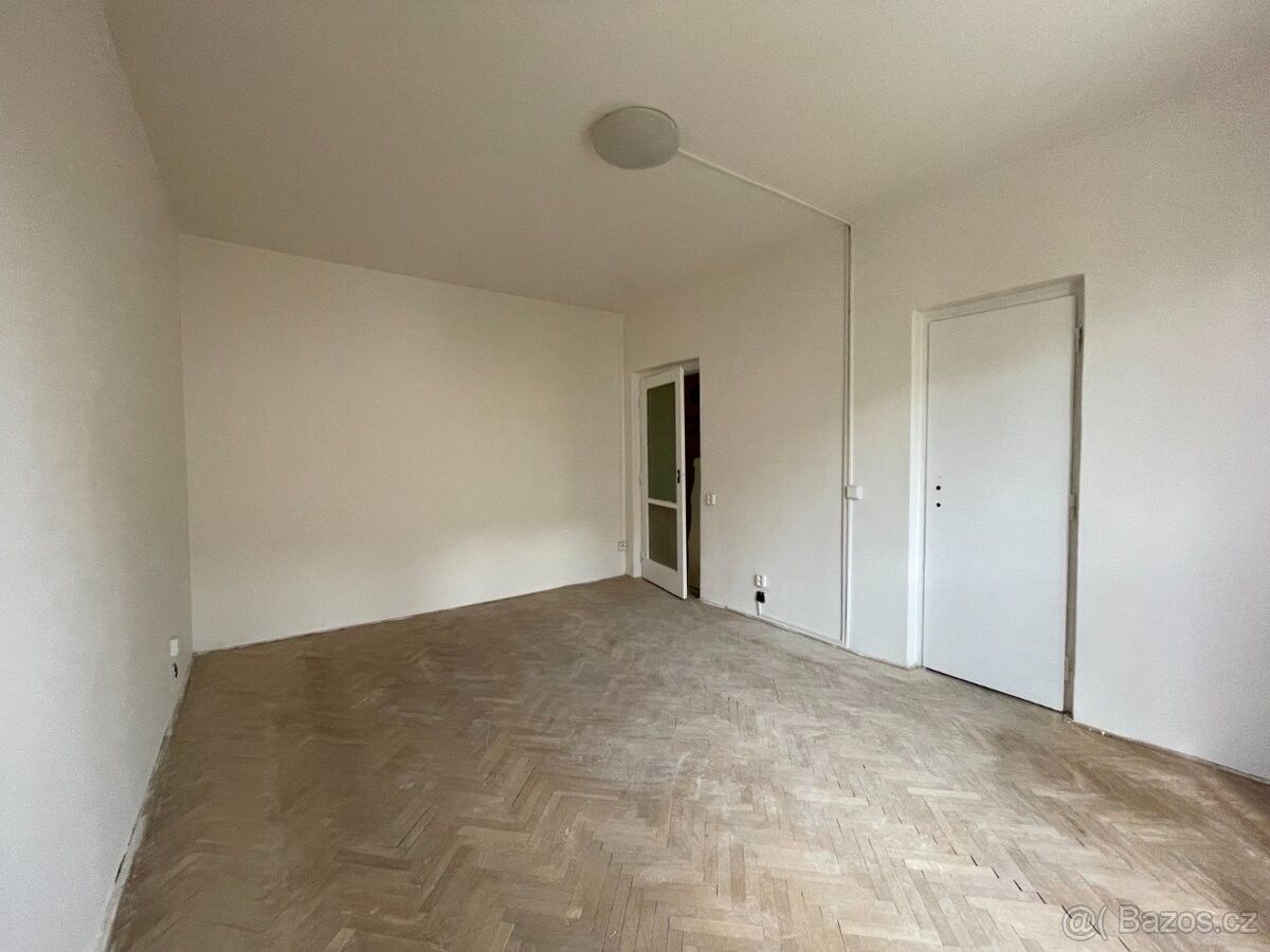 Prodej byt 1+1 - Chodov u Karlových Var, 357 35