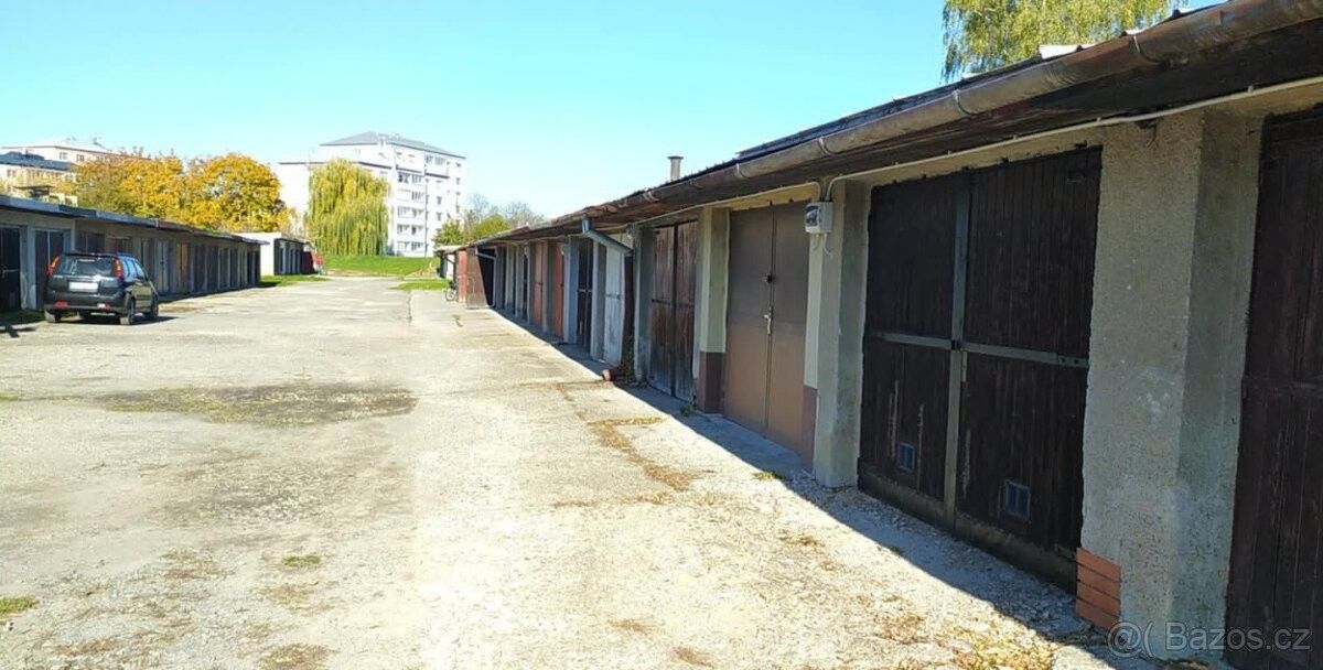 Garáže, Hulín, 768 24