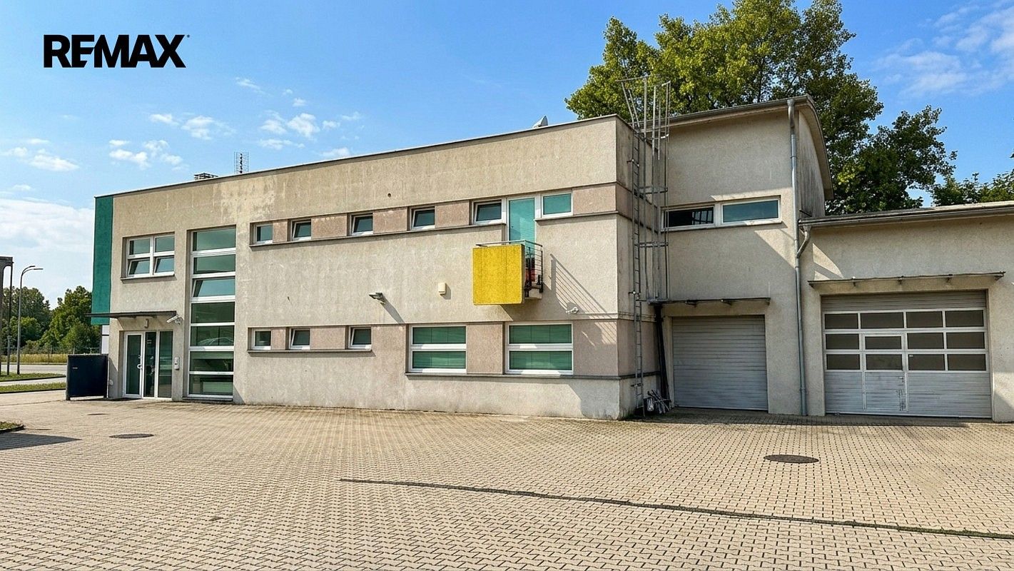 Komerční nemovitost · 30 m² · Praha - Čakovice, okres Praha 18, Hlavní město Praha - 3