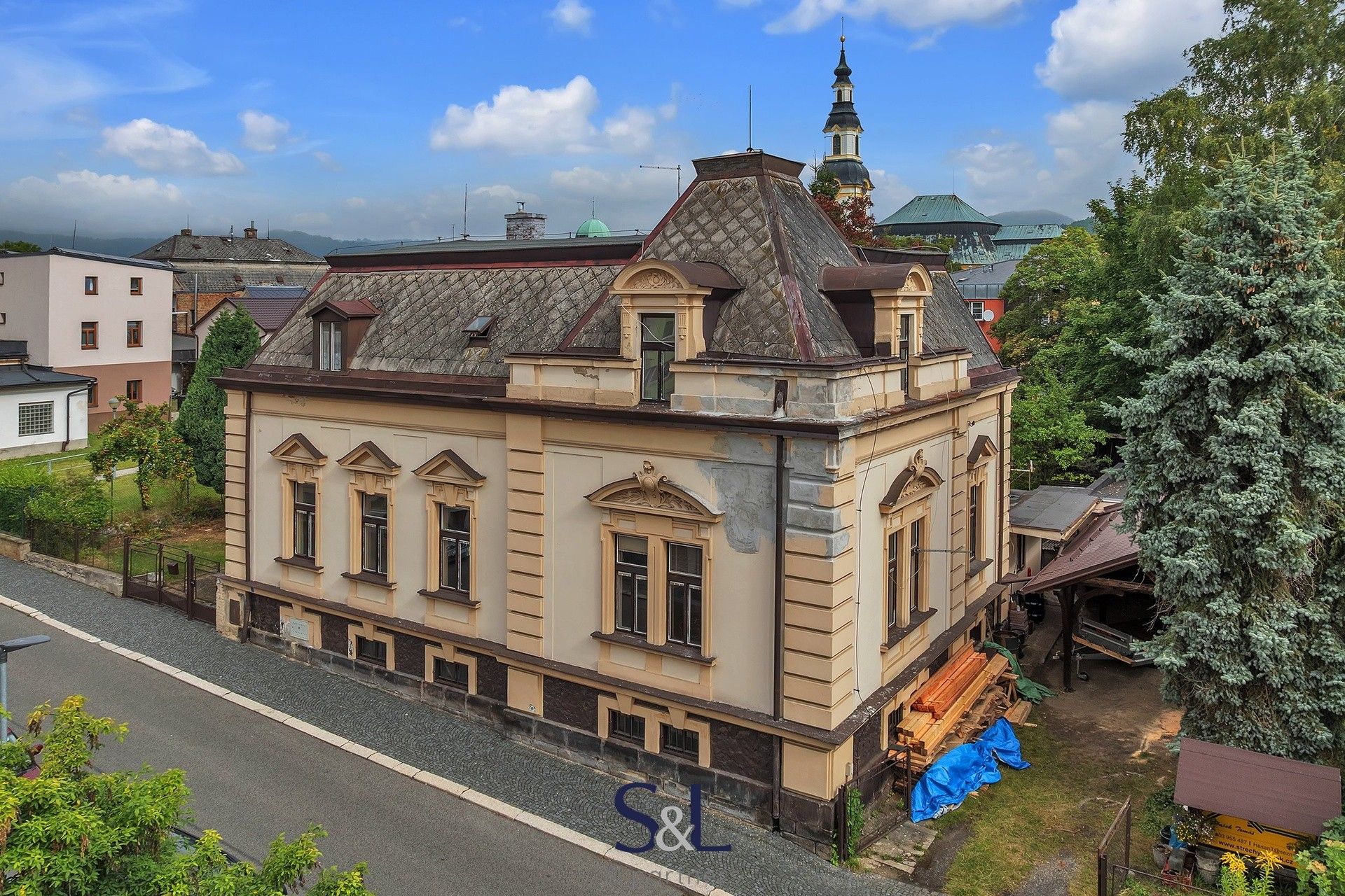 Prodej rodinný dům - Boženy Němcové, Nový Bor, 280 m²