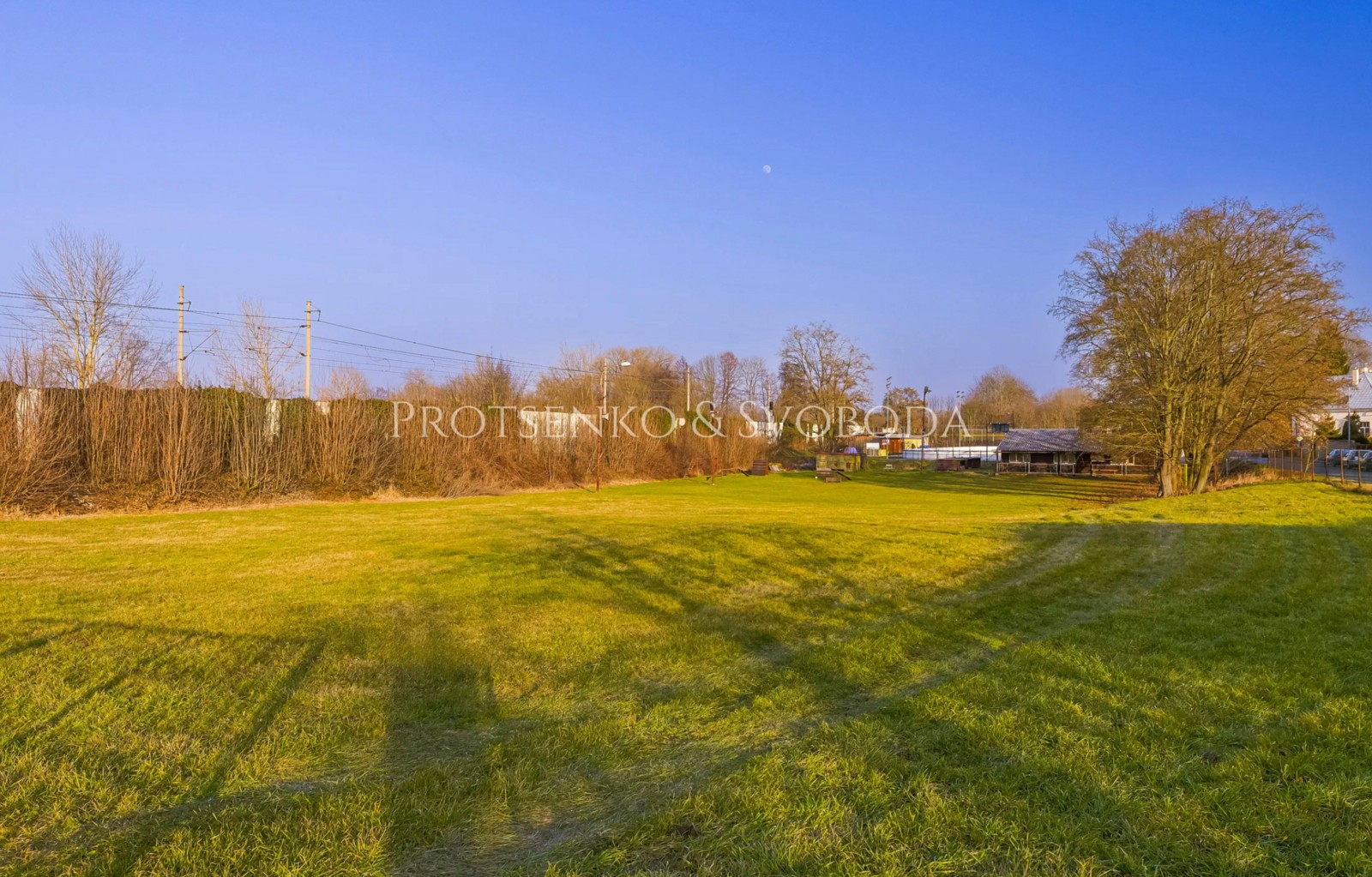 Komerční pozemek, 4 073 m²