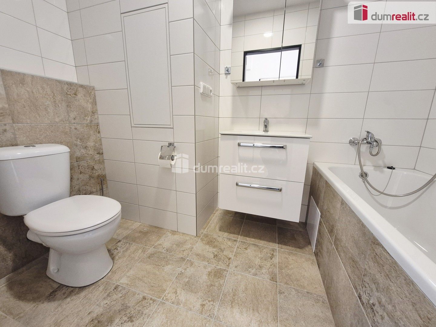 Pronájem byt 2+kk - Krakovská, Kralupy nad Vltavou, 39 m²