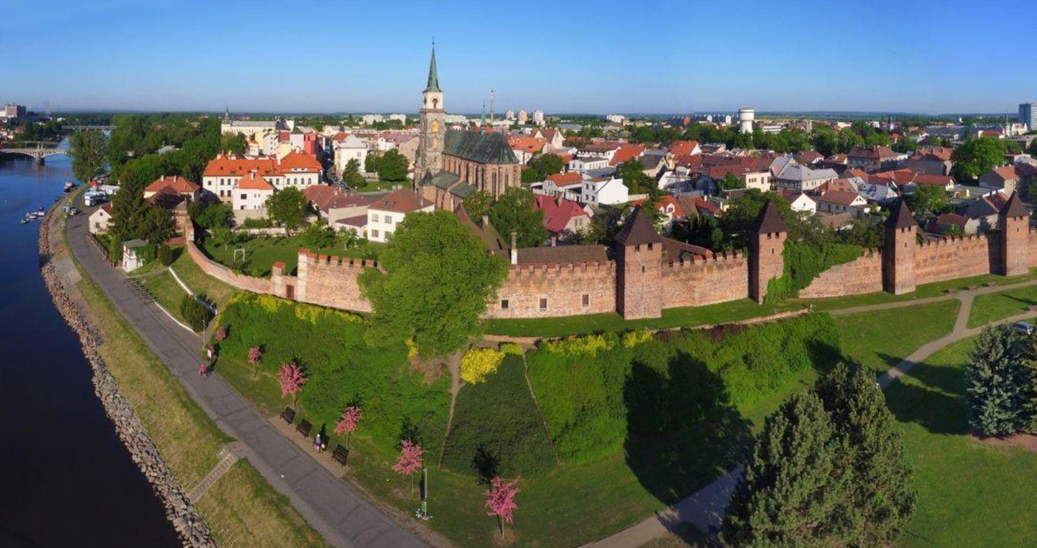 Rodinné domy, Komenského, Nymburk - Nymburk, Středočeský kraj, 200 m²