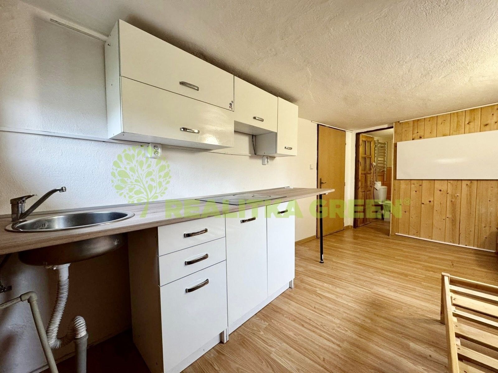 Pronájem byt 1+kk - Žlutava, 19 m²