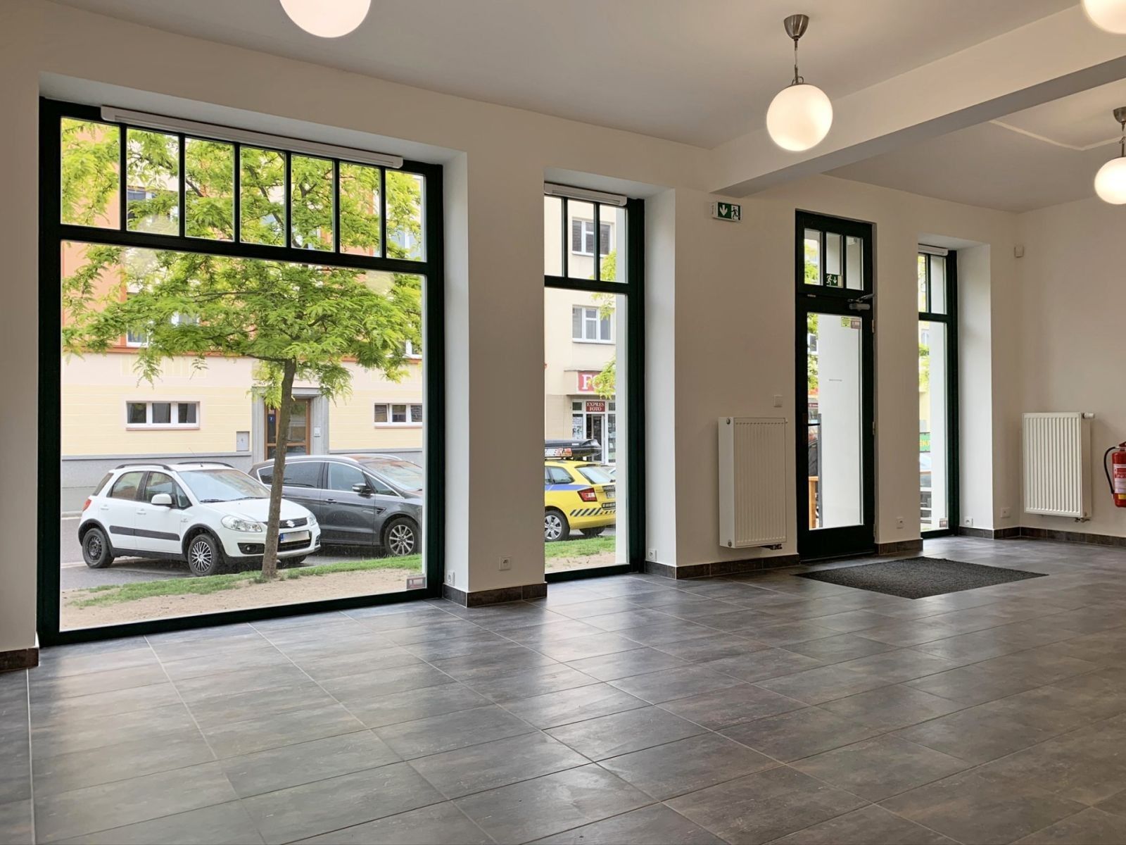 Obchodní prostory, Chelčického, Hradec Králové - Pražské Předměstí, Královéhradecký kraj, 77 m² - 2