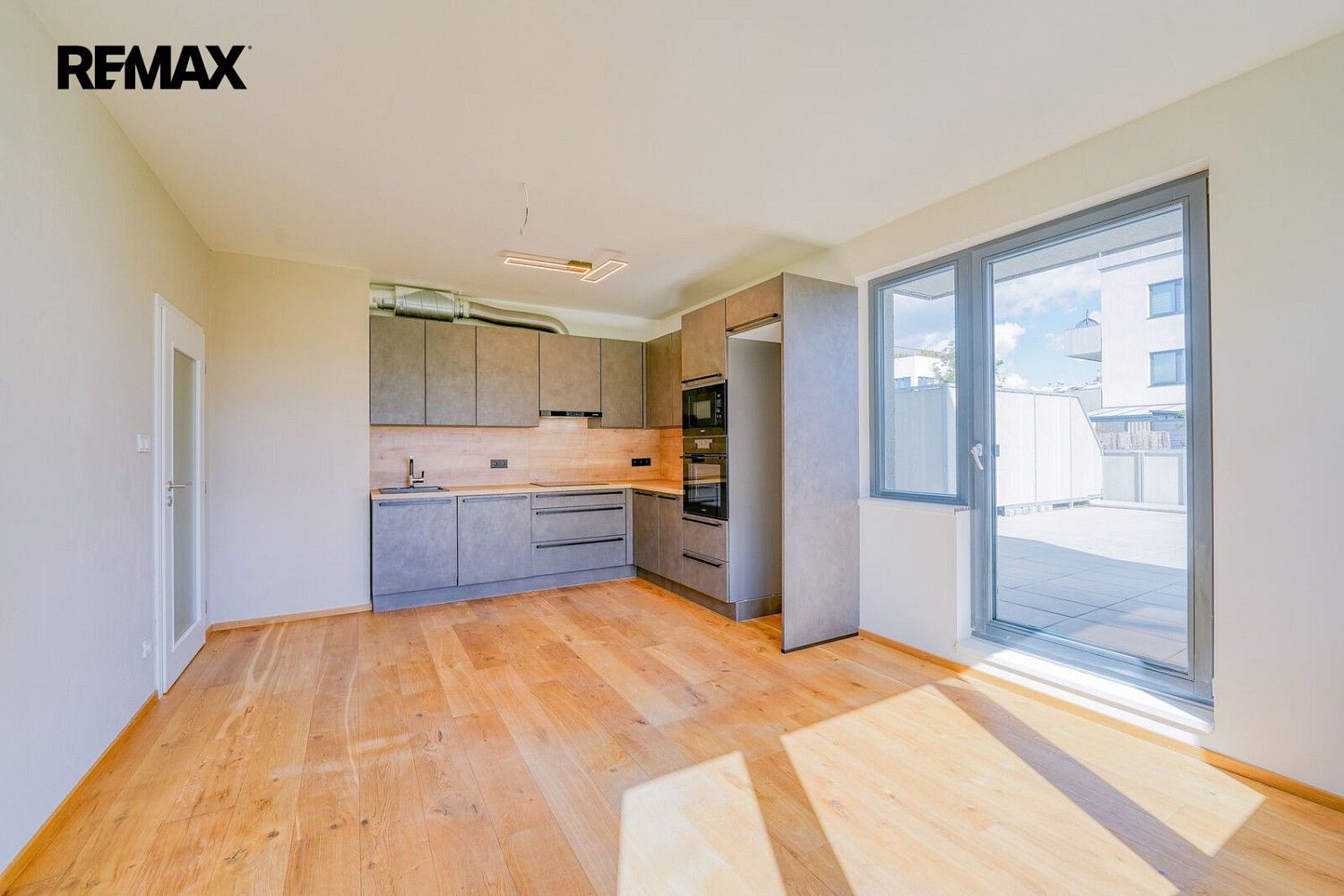 Prodej byt 2+kk - Horoměřice, okres Praha-západ, Středočeský kraj, 47 m² - 2