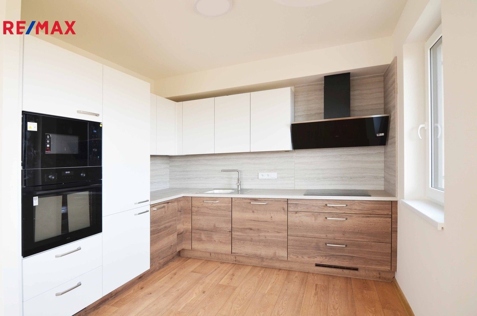 Pronájem byt 3+kk - Fabiánové 1310, Praha, 69 m²