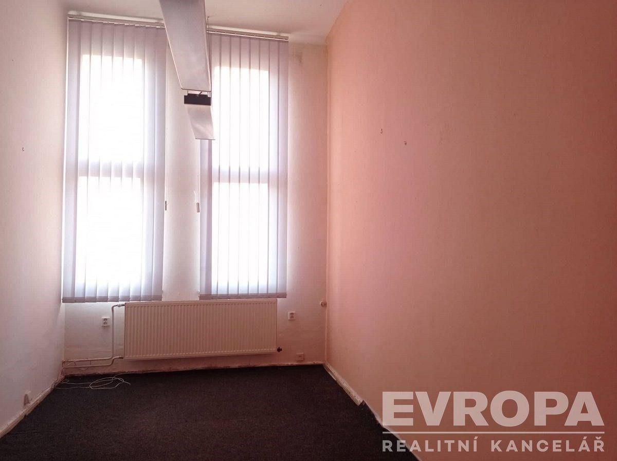 Sklad · 30 m² · Hanychovská  , Liberec - 4