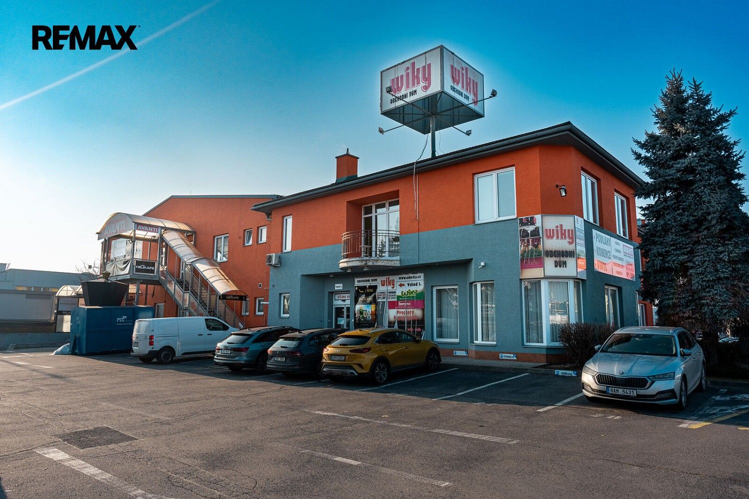 Obchodní prostory, Průhonice, okres Praha-západ, Středočeský kraj, 457 m²