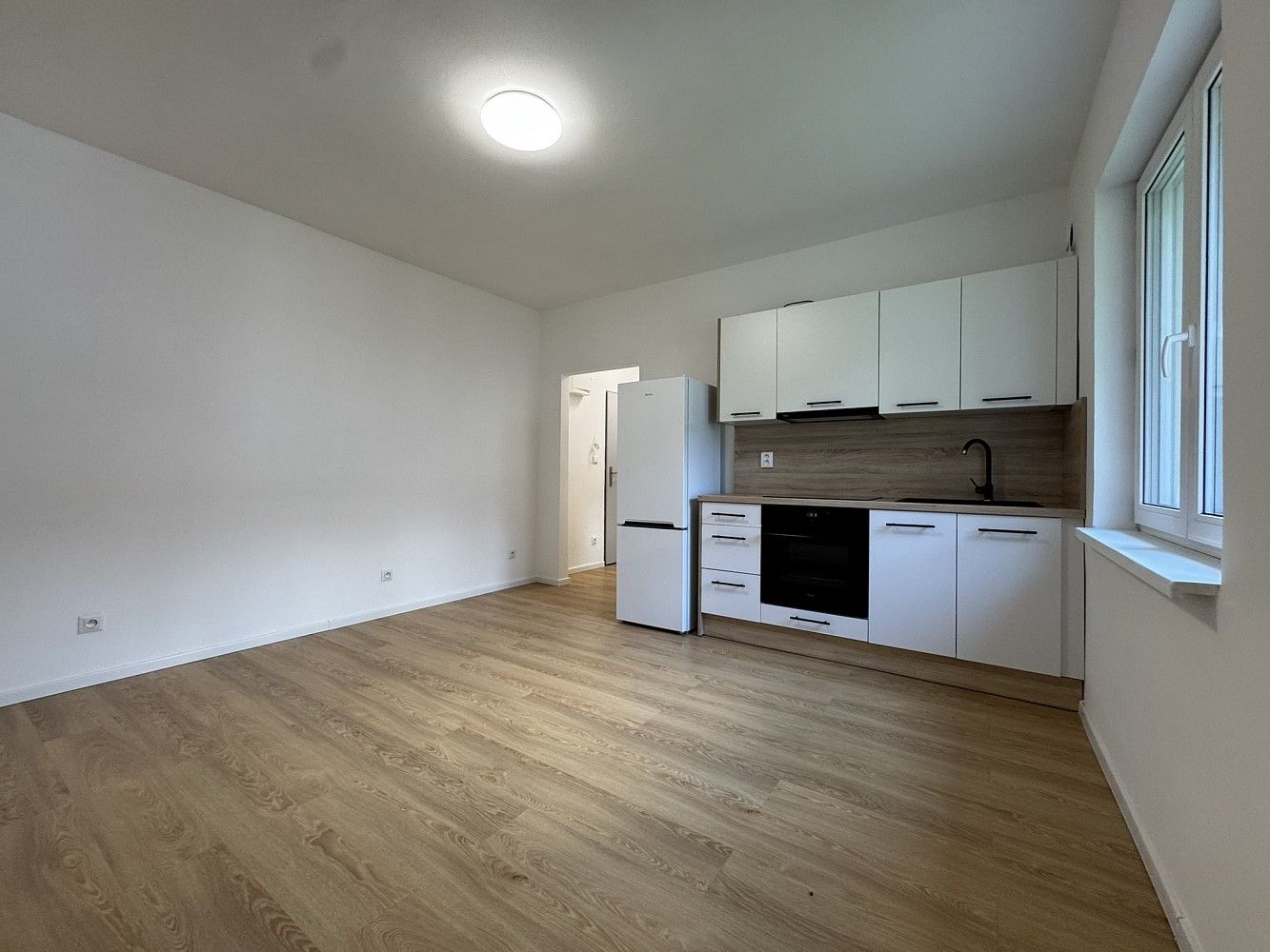 Pronájem byt 2+kk - Ostrava - Mariánské Hory, okres Ostrava-město, Moravskoslezský kraj, 37,5 m² - 2