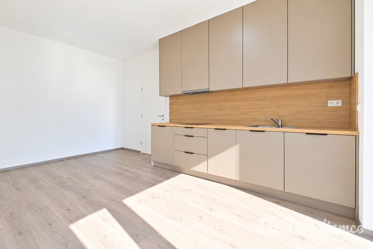 Byt 1+kk · 40 m² · Zderadova, Brno - 3