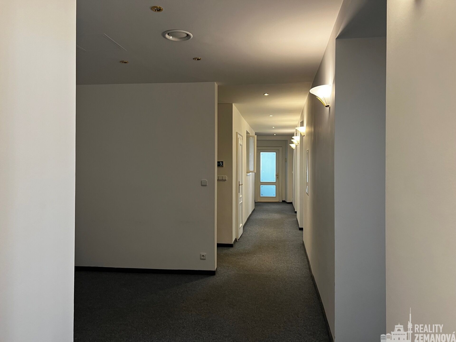 Pronájem kancelář - Rumunská, Praha, 56 m² - 2