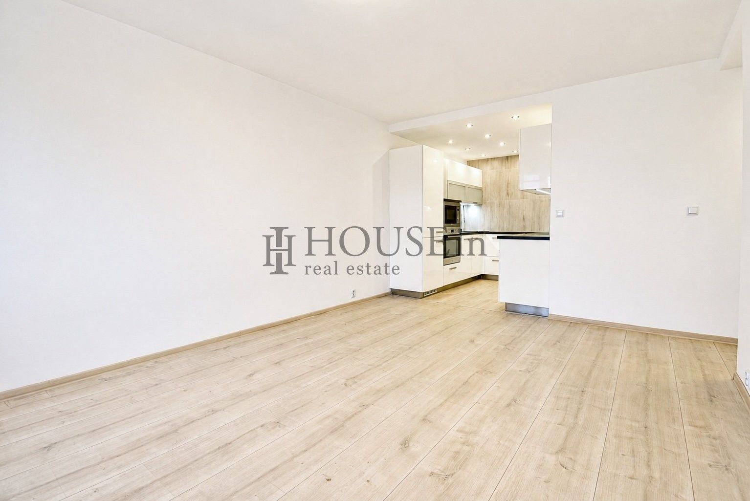 Byt 3+1 · 64 m² · Ke škole, Praha - 4