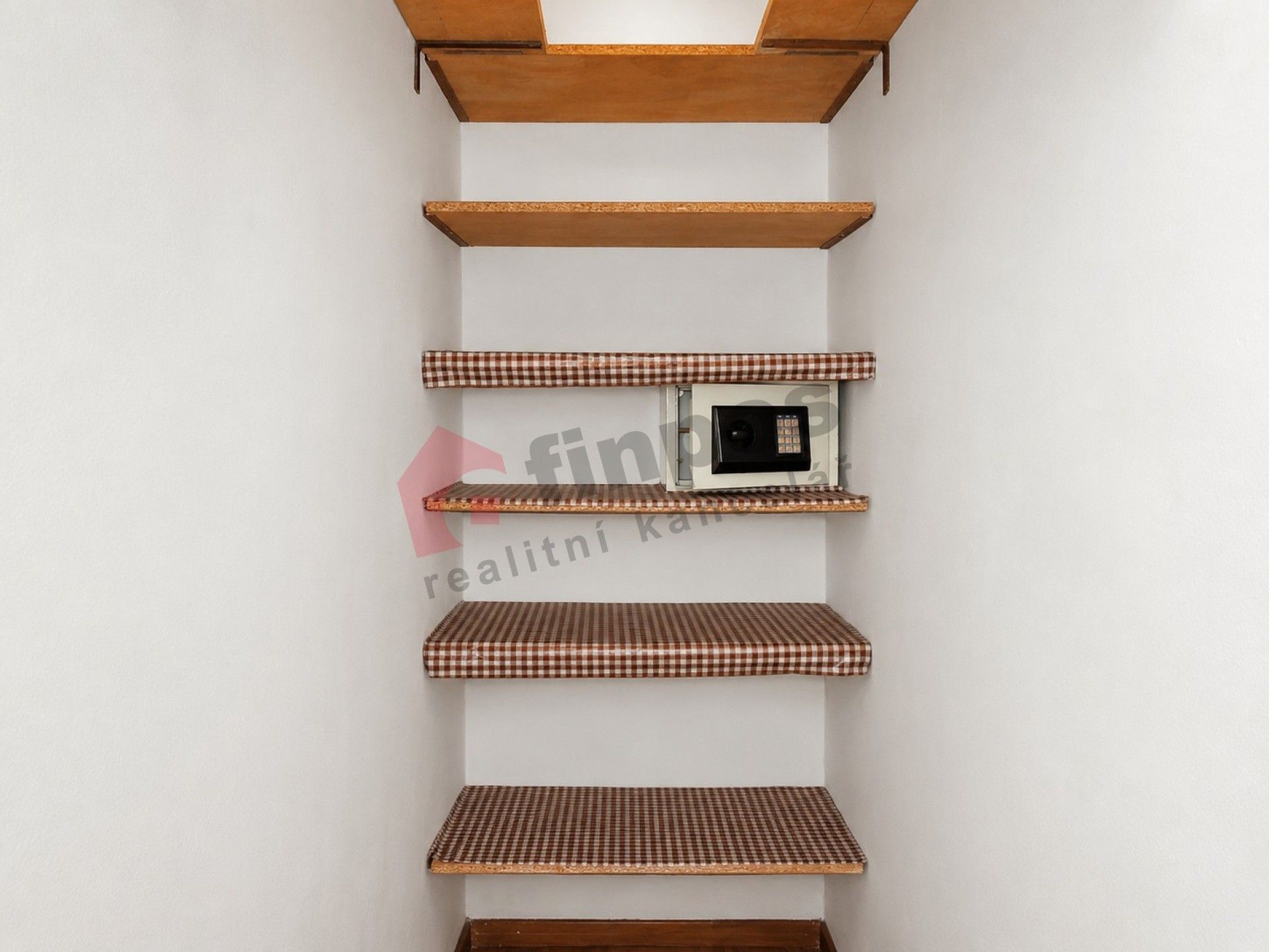 Pronájem byt 1+1 - Zapečská 36, Chlumec nad Cidlinou II, 40 m² - 5