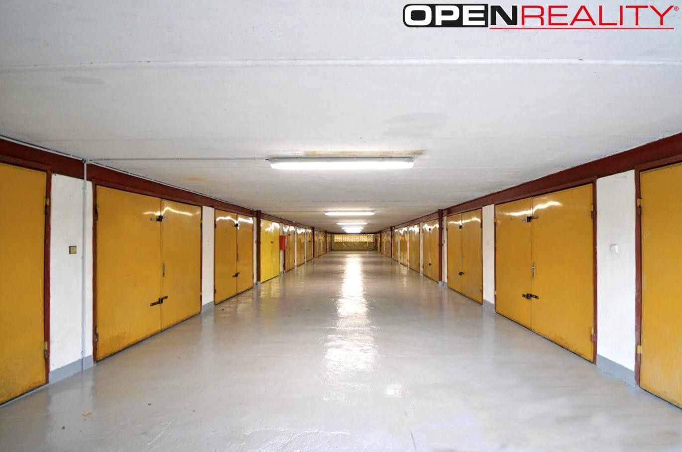 Garáž · 17 m² · K Ládví, Praha - 3