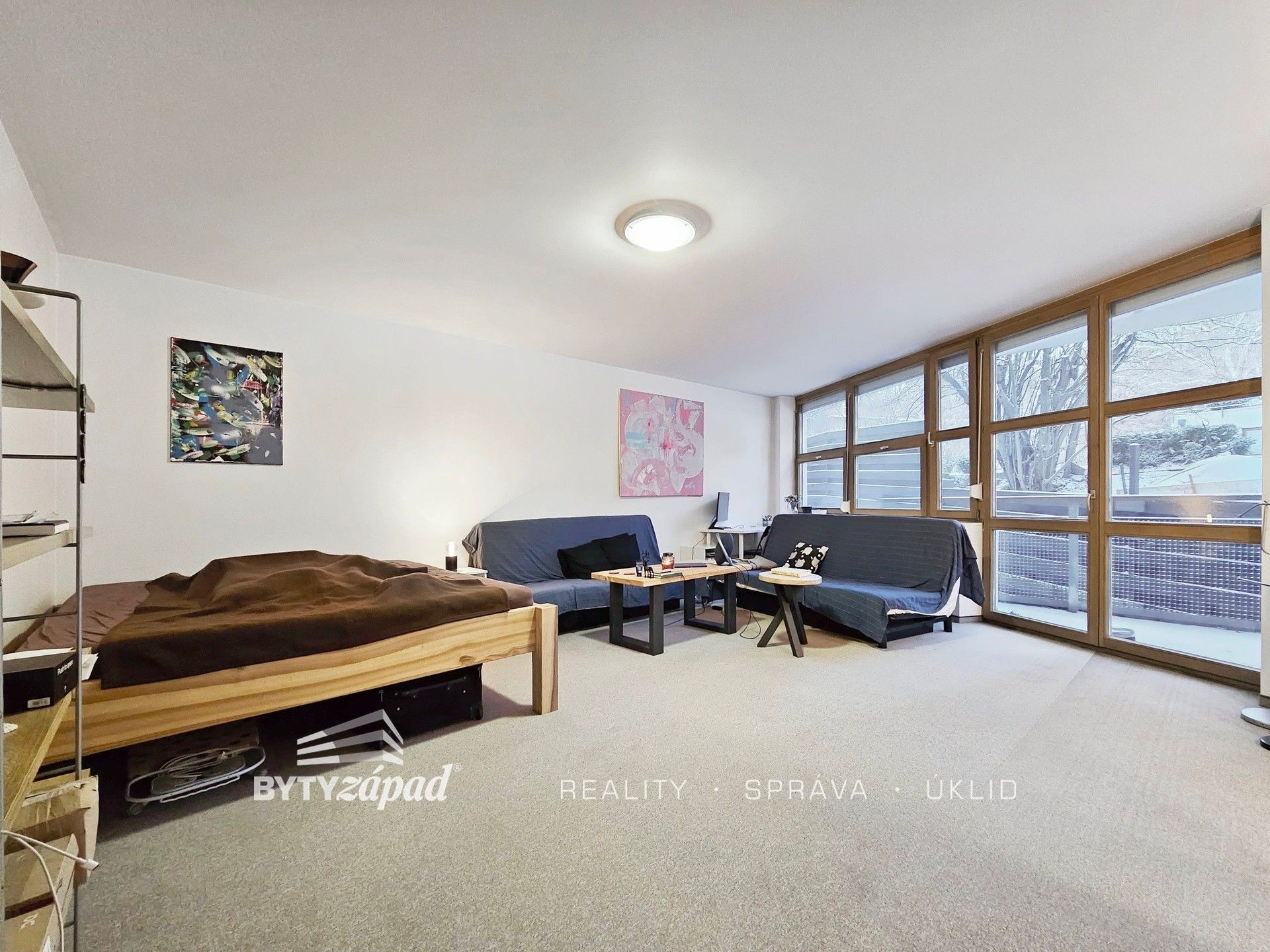 Pronájem byt 1+1 - Tomkova, Praha, 50 m²