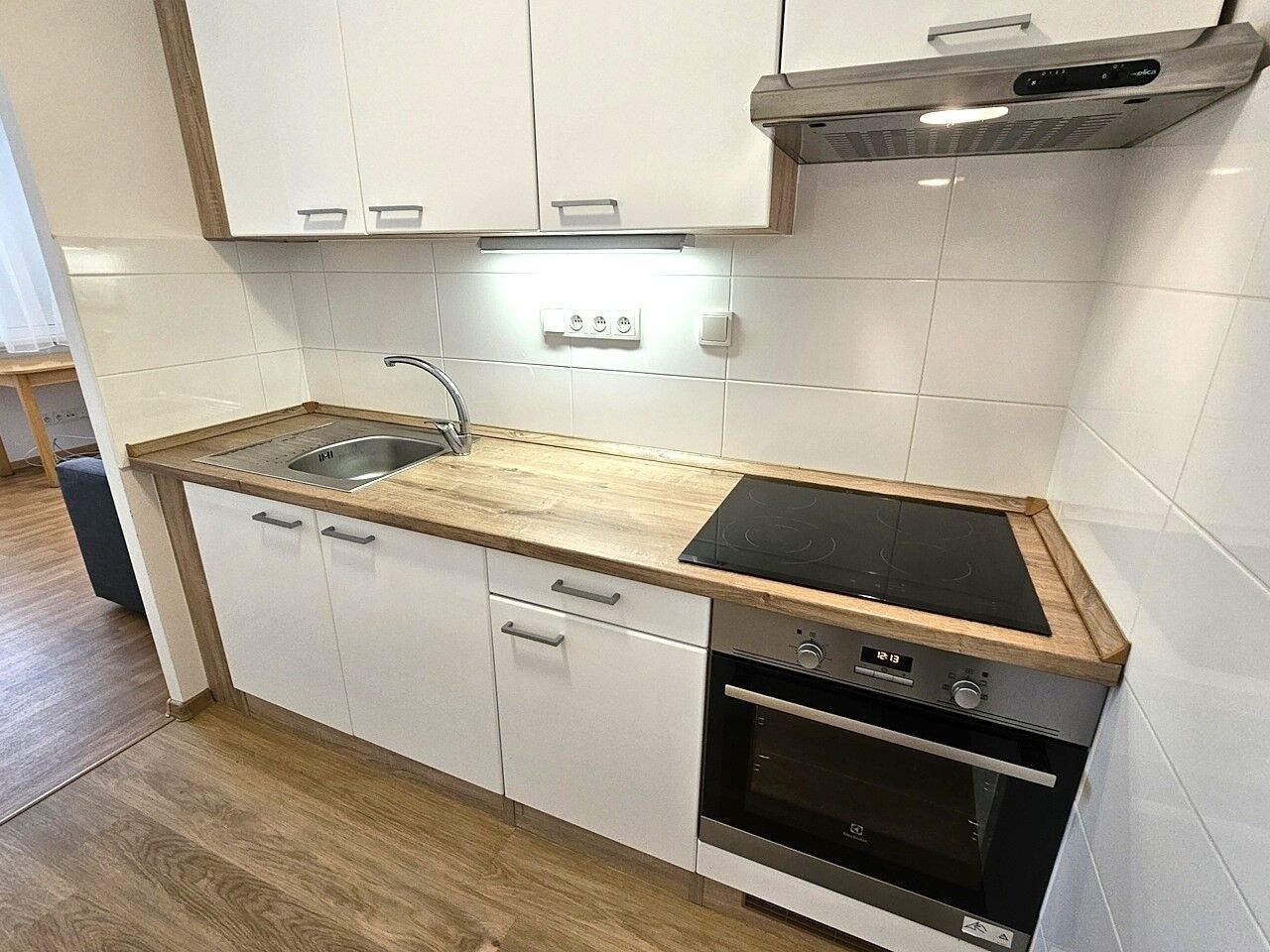 Pronájem byt 1+kk - Běchorská, Praha, 33 m²