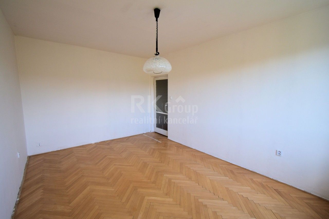 Byt 1+1 · 35 m² · Nad vodovodem, Praha - 3
