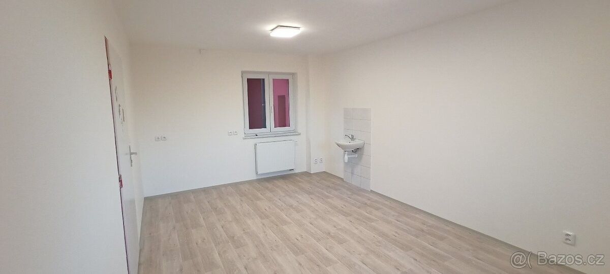 Pronájem obchodní prostory - Kravaře u Hlučína, 747 21