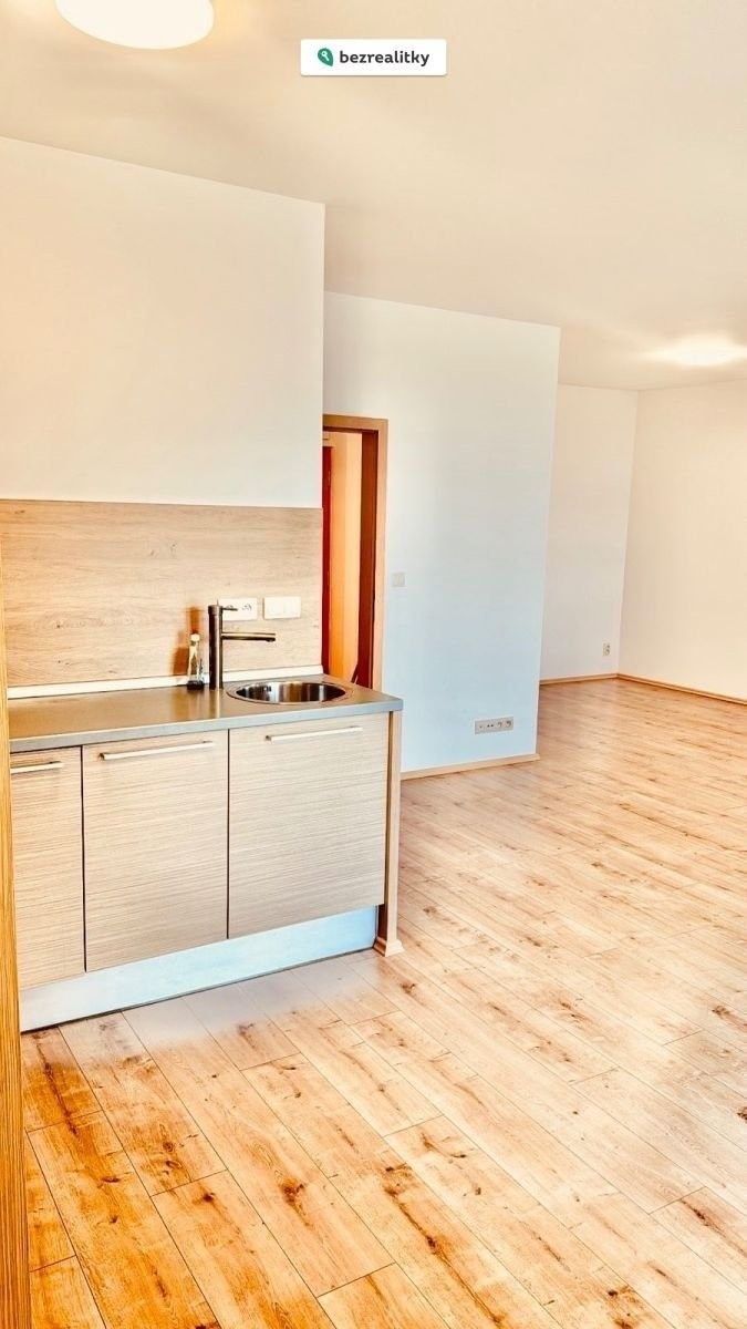 Prodej byt 1+kk - Novodvorská 995, Praha, 51 m²