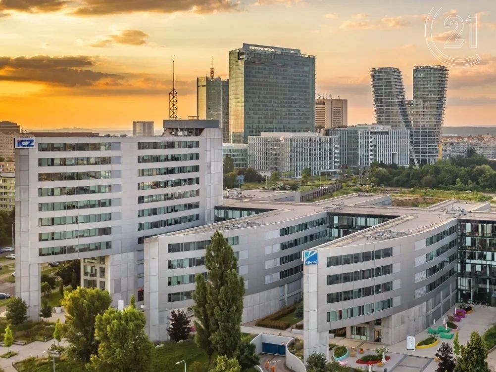 Kanceláře, Na hřebenech II, Praha, 651 m²