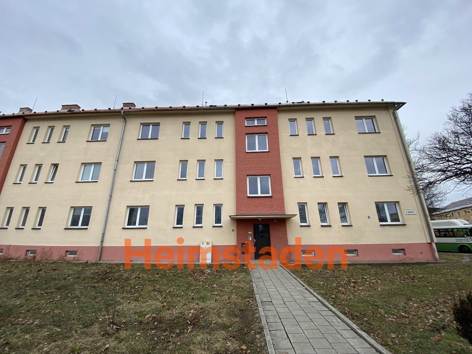 Pronájem byt 2+kk - U Nádraží, Šumbark, Havířov, 38 m²