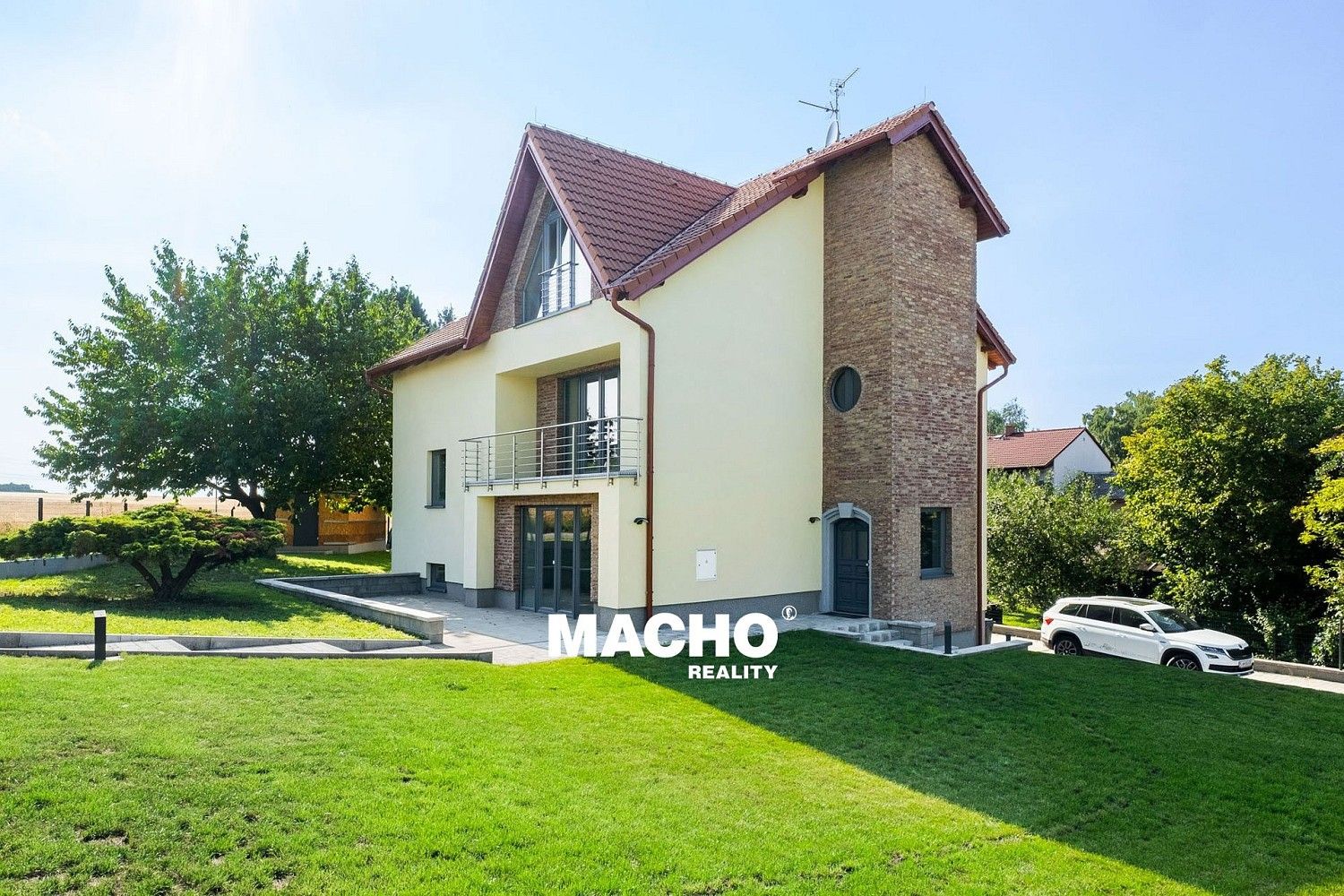 Rodinné domy, Školská, Kosoř, okres Praha-západ, 380 m² - 1