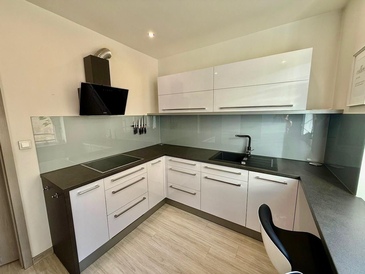 2+1, náměstí 28. října, Hradec Králové, 68 m²