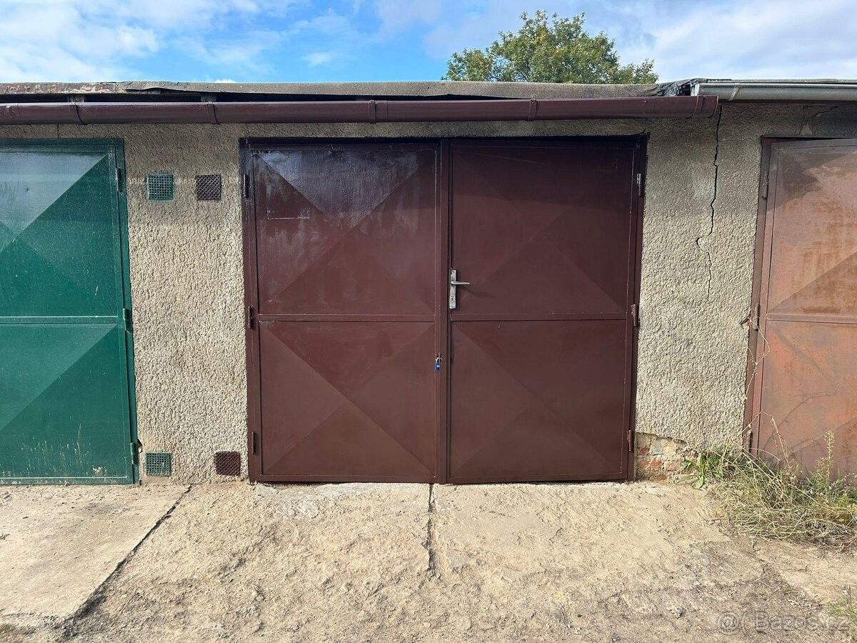 Garáže, Opava, 746 01