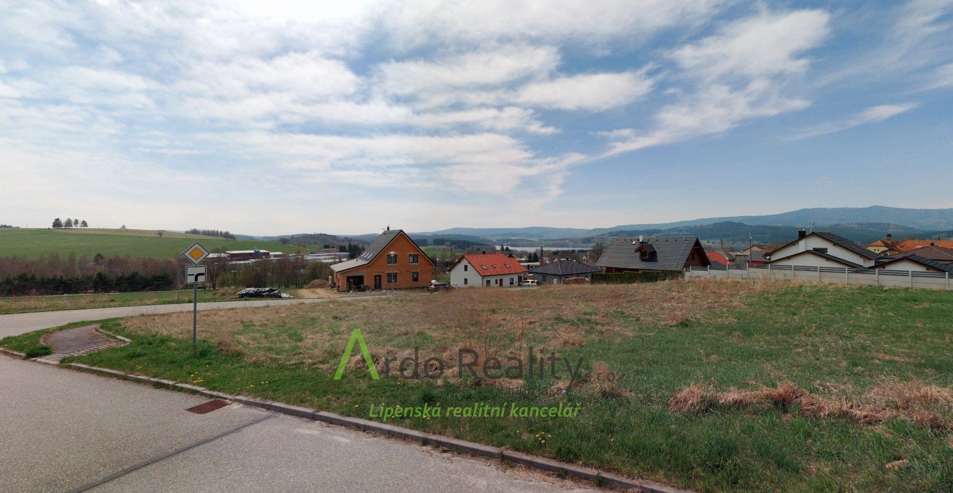 Prodej pozemek pro bydlení - Nad Hřištěm, Horní Planá, 896 m²
