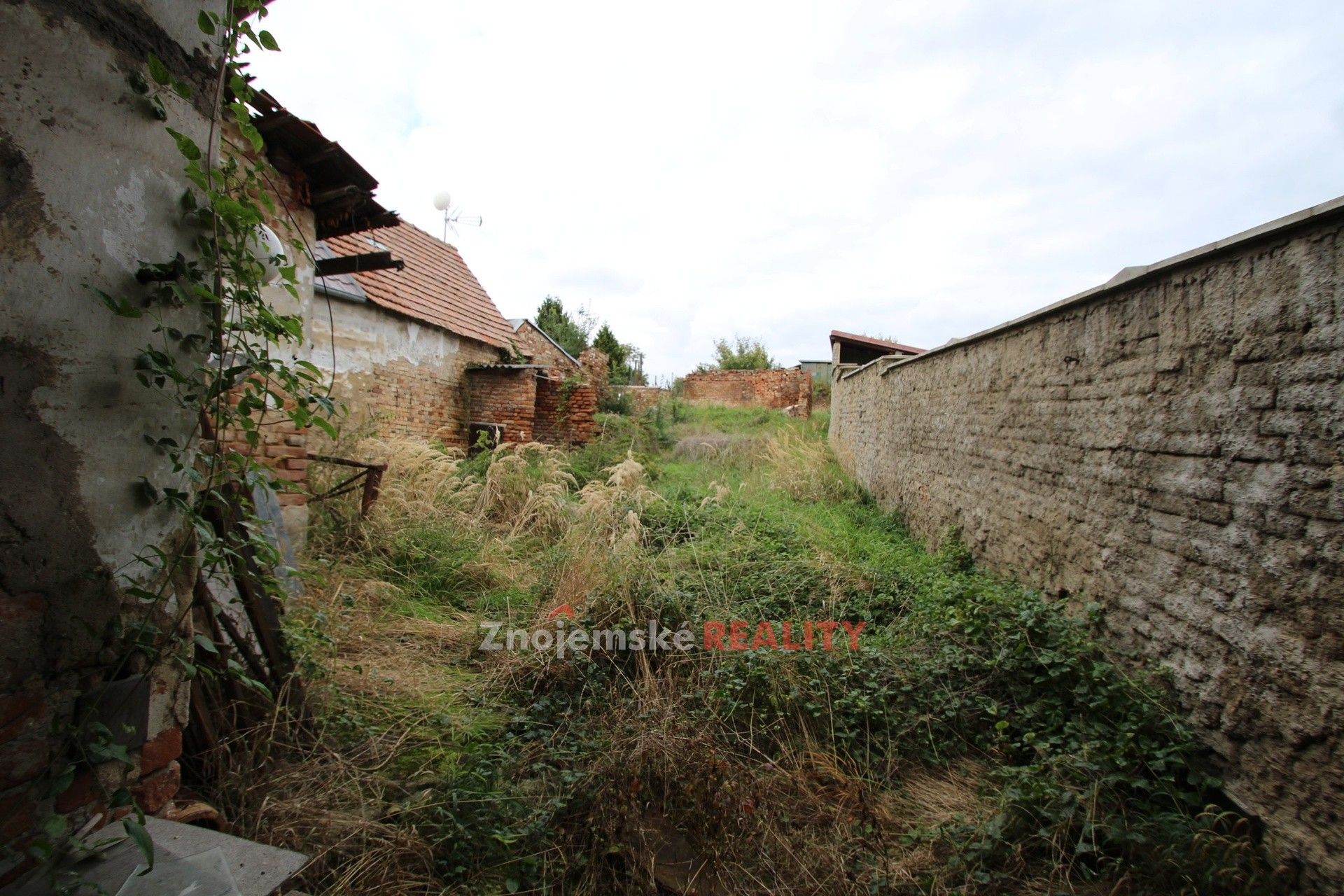 Prodej pozemek pro bydlení - U Kostela, Hodonice
