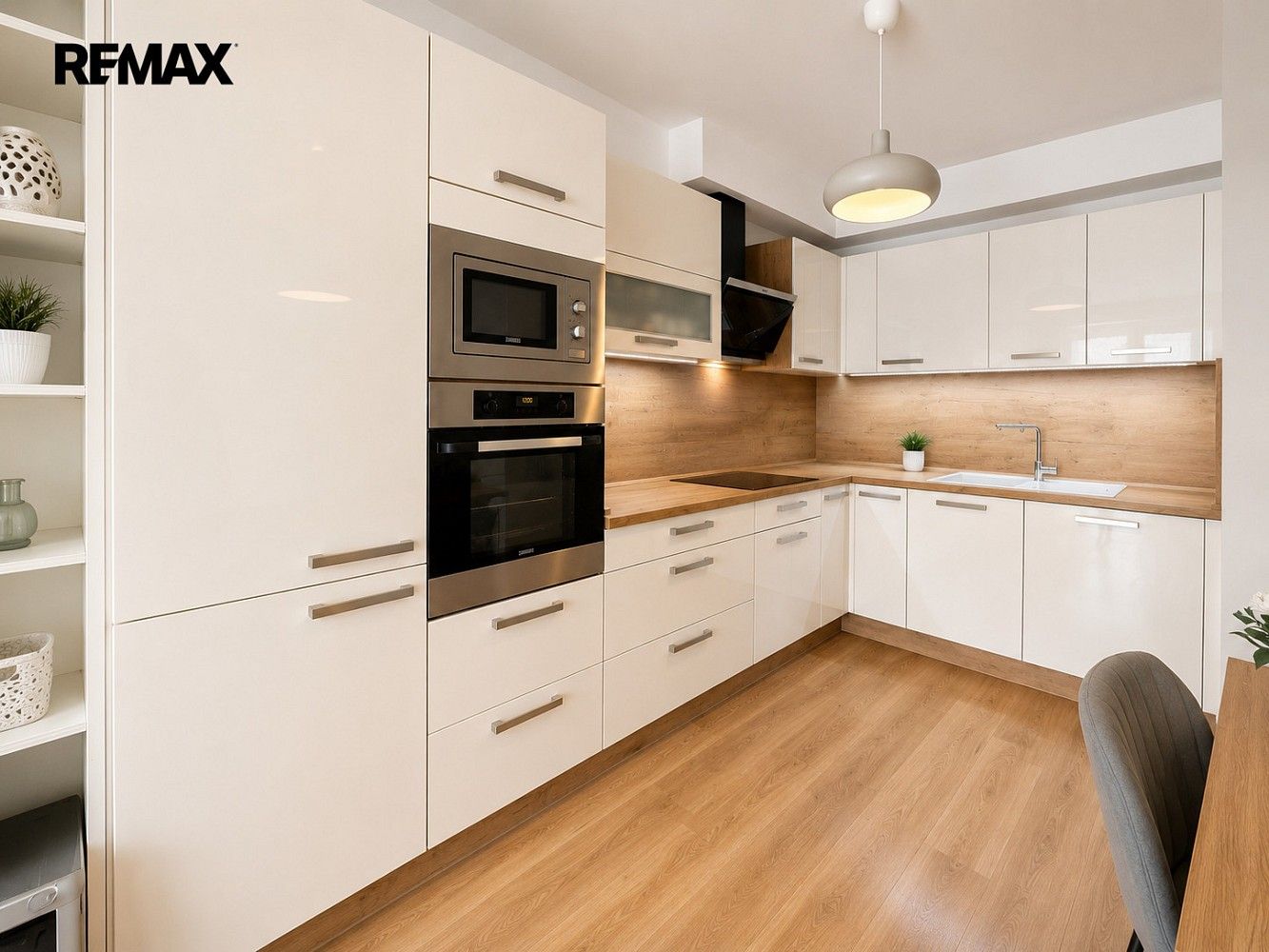 Byt 3+kk · 74 m² · Praha - Hostavice, okres Praha 14, Hlavní město Praha - 3