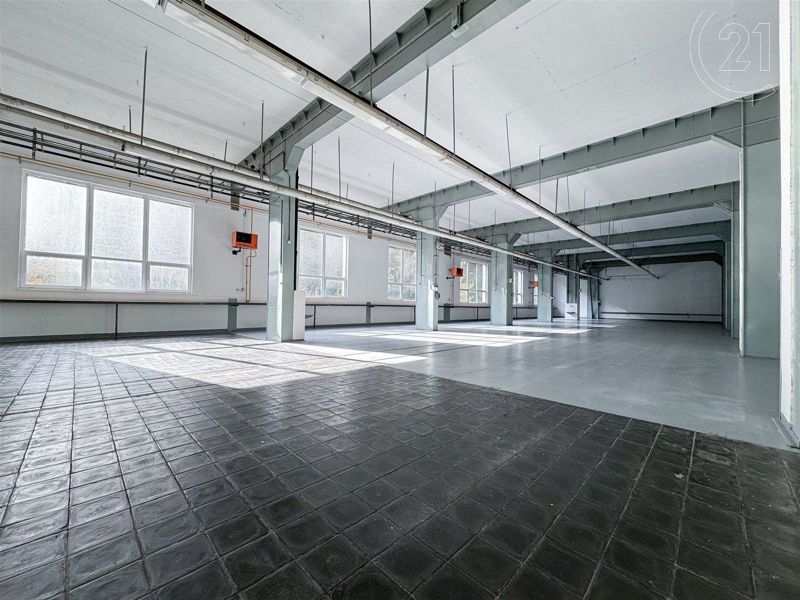 Výrobní prostory · 1 920 m² · Adamov - 4
