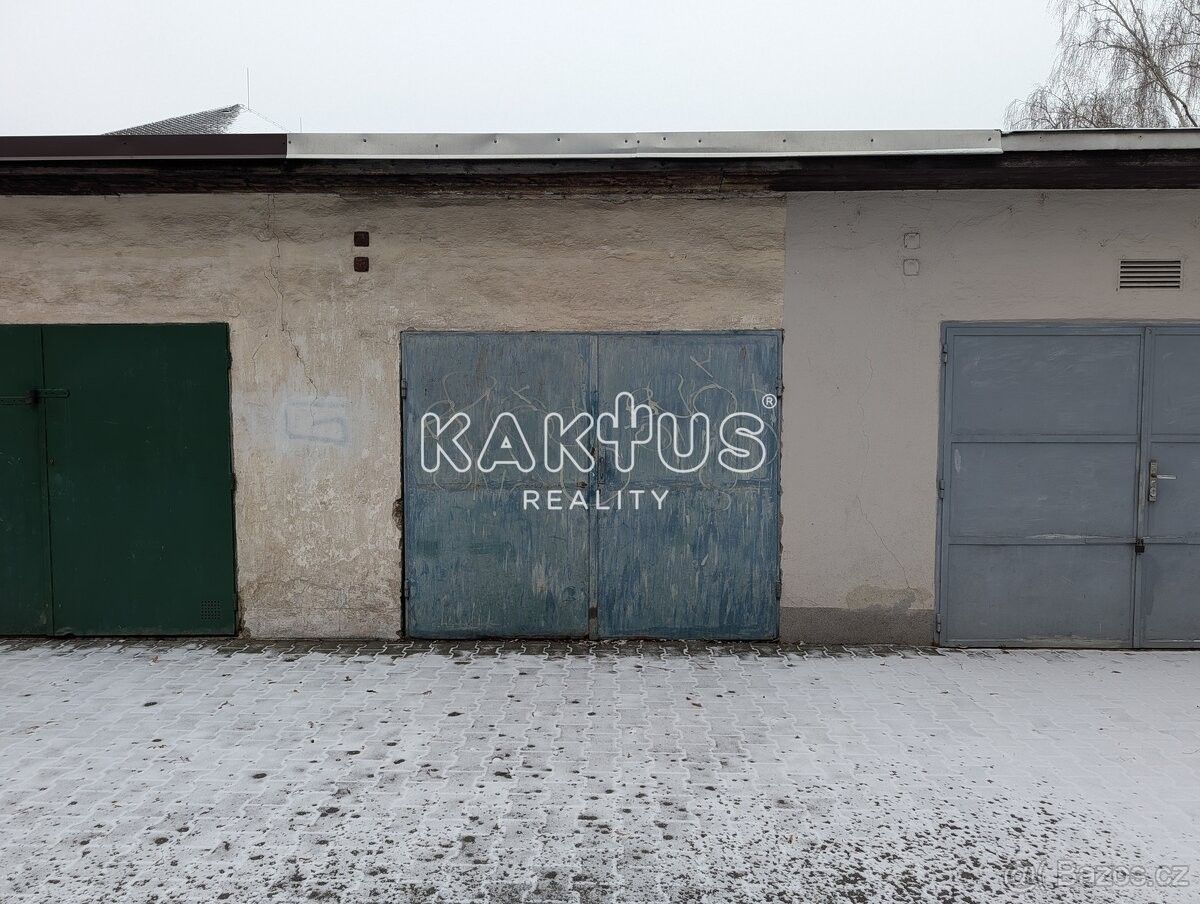 Garáže, Ostrava, 700 30