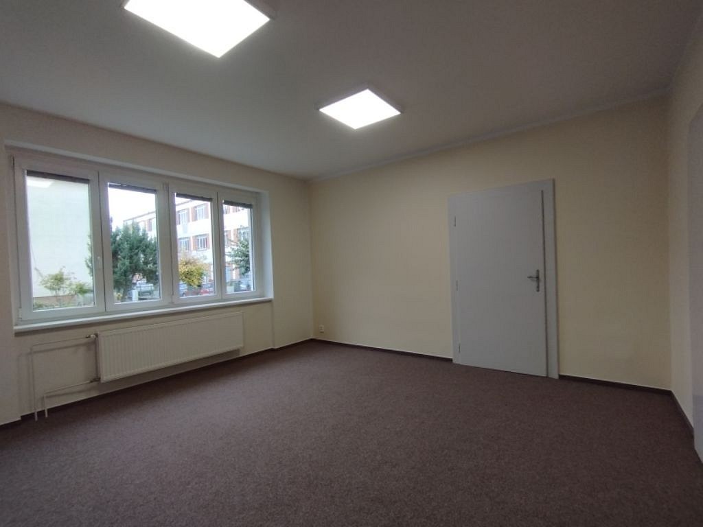 Pronájem kancelář - Padělky I, Zlín, 130 m² - 5