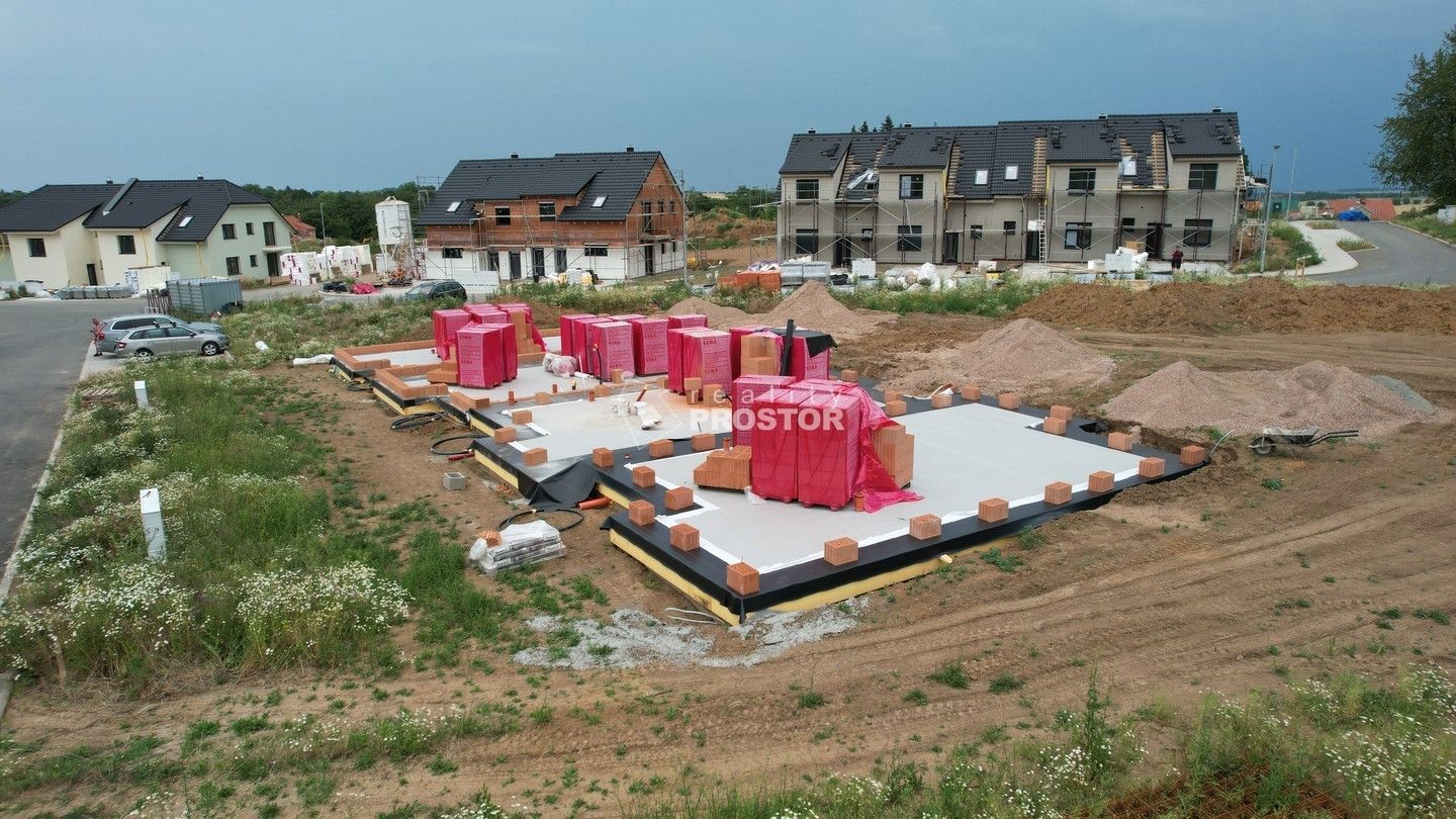 Byt 2+kk · 73 m² · U zastávky 343, Nučice - 4