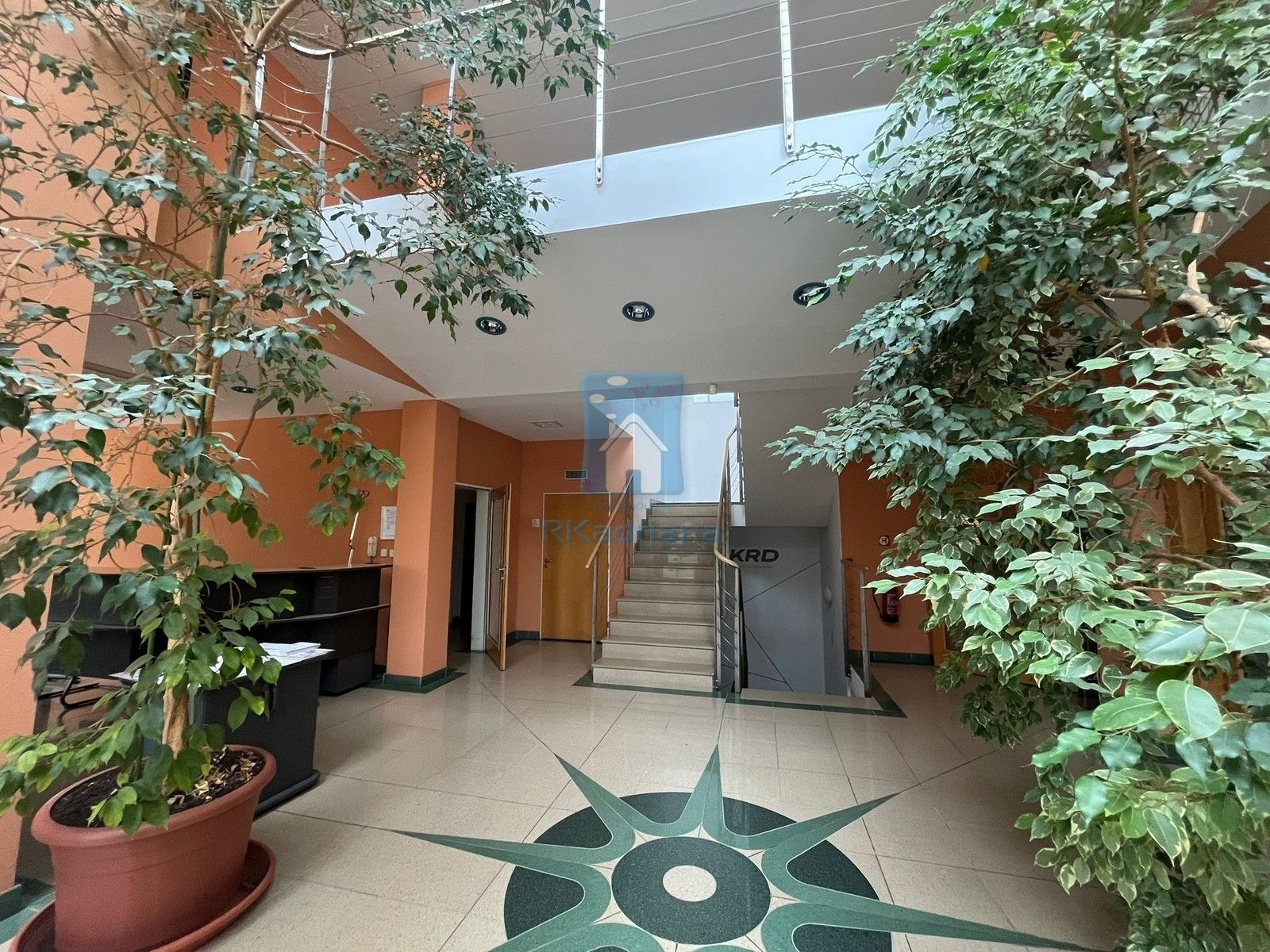 Pronájem kancelář - Pekařská, Praha, 13 m²