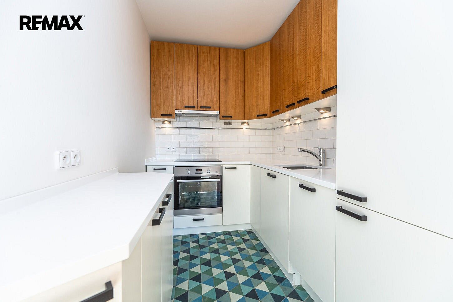 2+kk, Hrubého, Praha 8 - Kobylisy, 43 m²