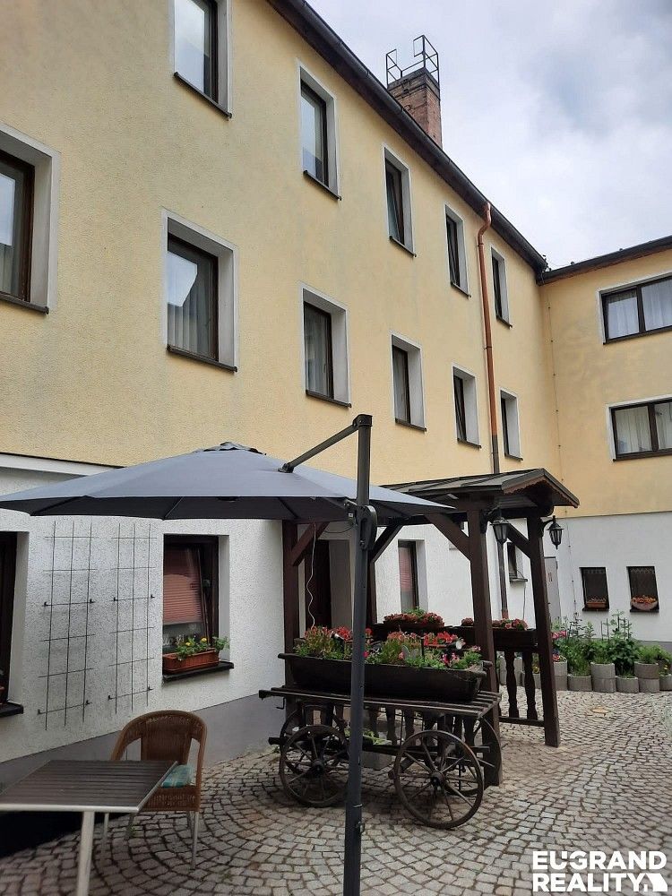 Ubytovací zařízení · 2 077 m² · Zeulenroda, DE - 4