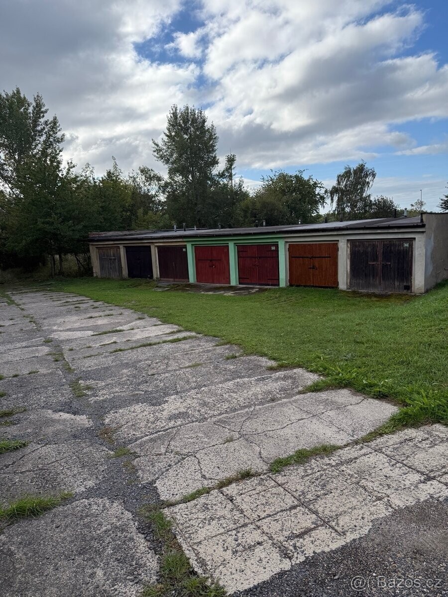 Garáž · Litvínov, 435 42 - 2
