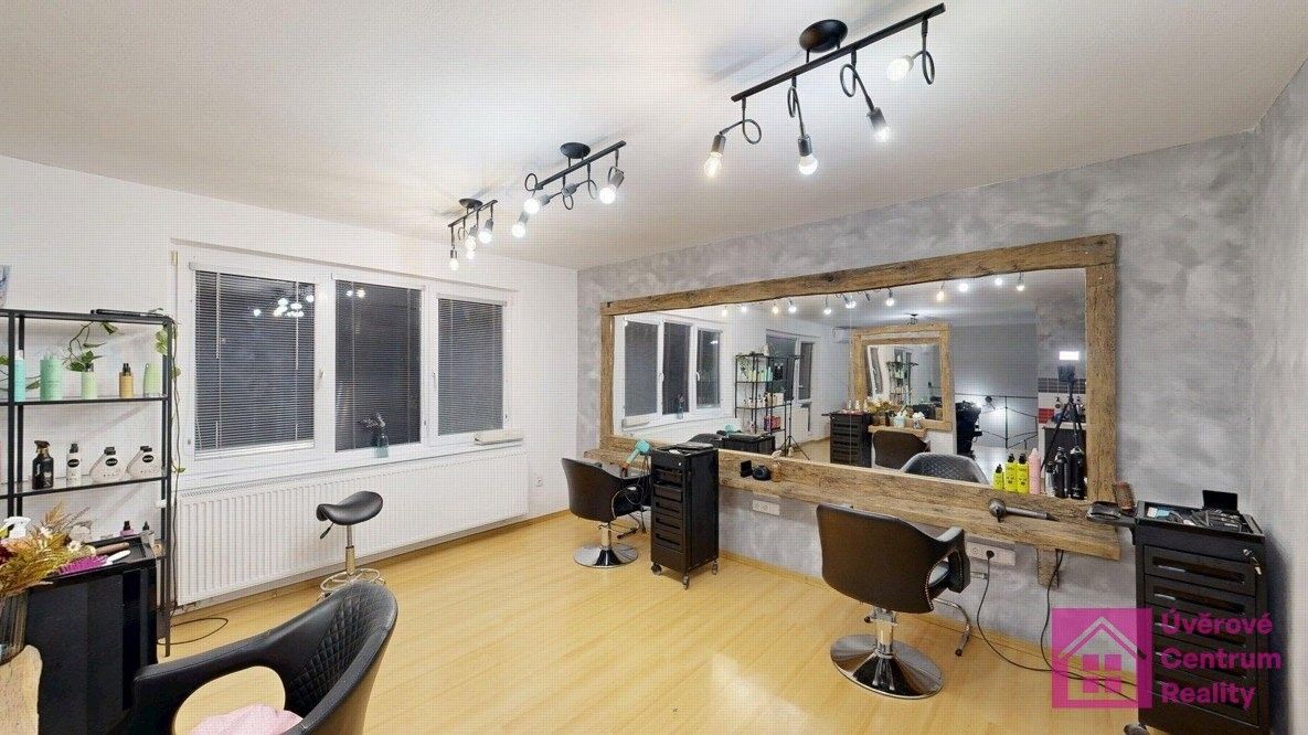 Pronájem obchodní prostory - Smetanovo nábřeží, Břeclav, 78 m²